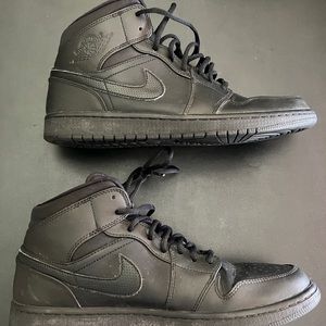 Men's Air Jordan 1 Mid Shoes in Black